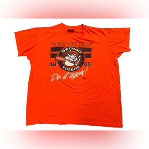Vintage 80’s Detroit Tigers Orange Graphic T-Shirt made in USA
